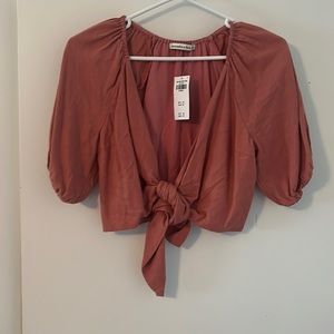 ABERCROMBIE AND FITCH- cropped tie front blouse